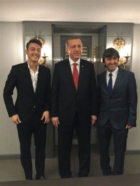 M­e­s­u­t­ ­Ö­z­i­l­­d­e­n­ ­C­u­m­h­u­r­b­a­ş­k­a­n­ı­ ­E­r­d­o­ğ­a­n­­a­ ­Z­i­y­a­r­e­t­